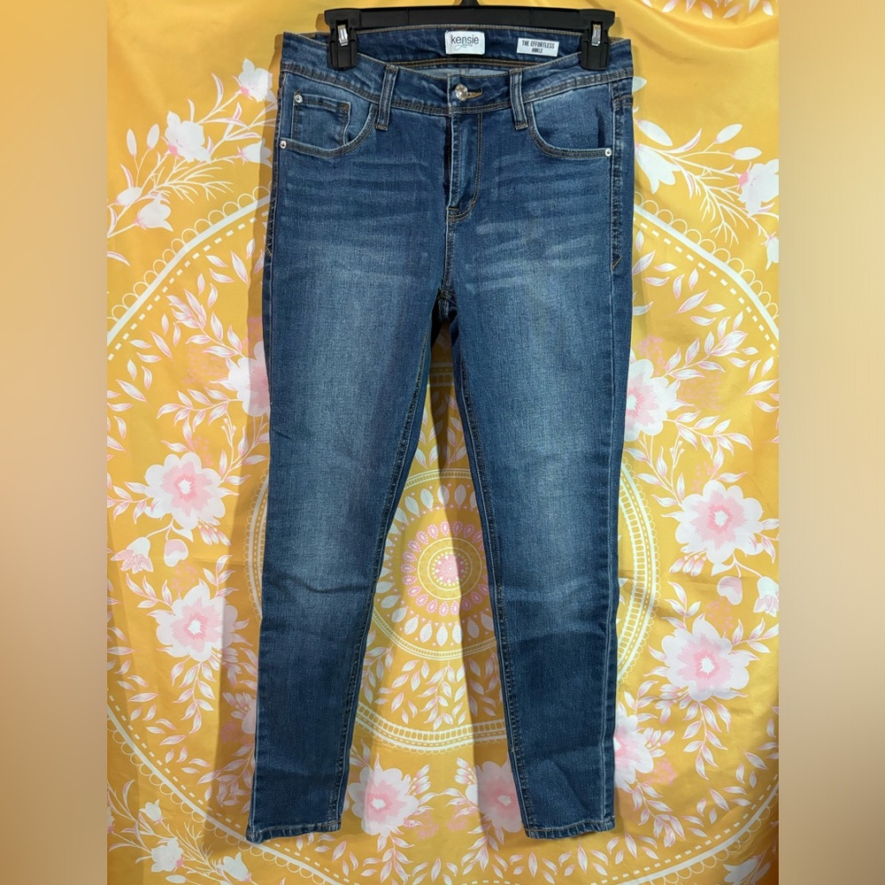 Kensie Effortlessly Ankle Jeans